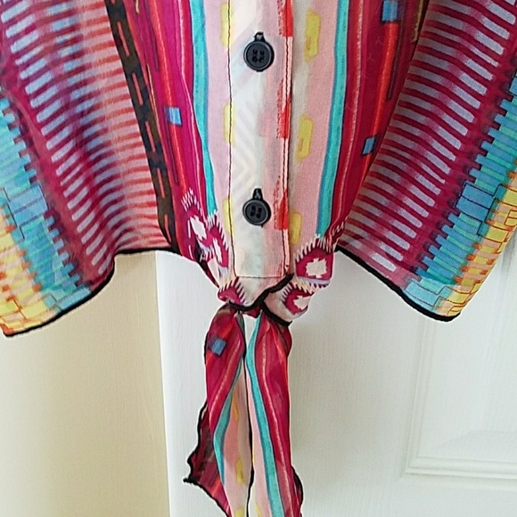 Very pretty print top from Wet Seal, size Medium. - Picture 3 of 5